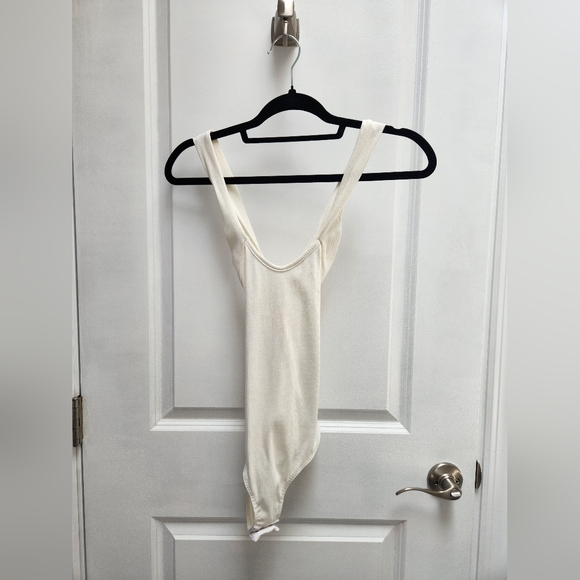 NWT LULUS Cross Front Bodysuit - Picture 2 of 10